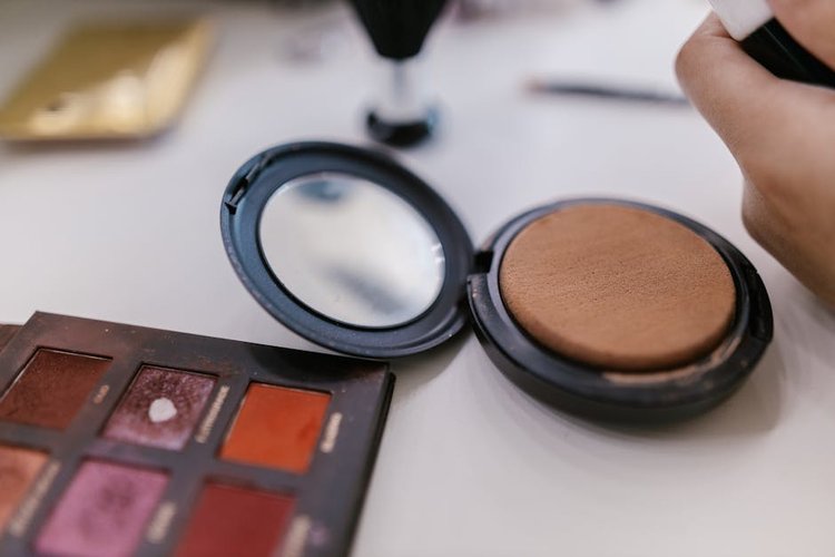 Sell Your Cosmetics Dead Stock Anywhere in Germany — Fast Payment