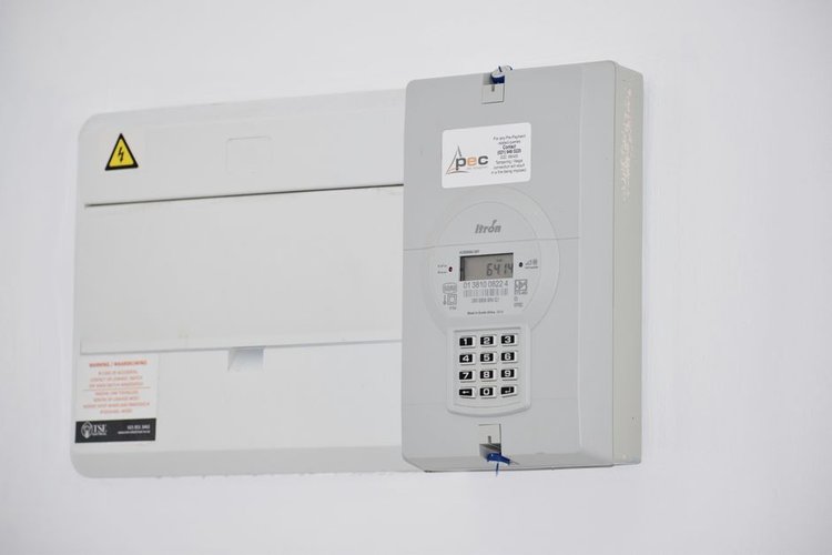 Dead Stock Buyers Near Copenhagen, Denmark — Electrical Clearance with Same Day Pay