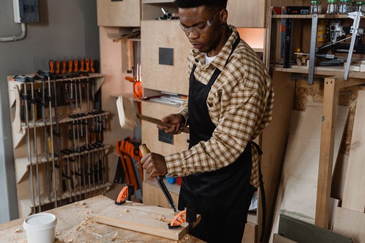 Struggling with Unsold Hardware in Stockholm, Sweden? Here Is the Fastest Solution