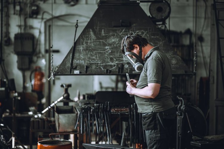 Your Hardware Inventory Is Losing Value in Tampere, Finland — Sell It Today