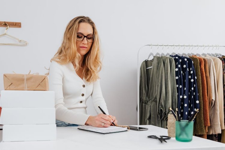 Sell Non-Moving Garments Inventory Near Coimbra, Portugal — Instant Cash Payment