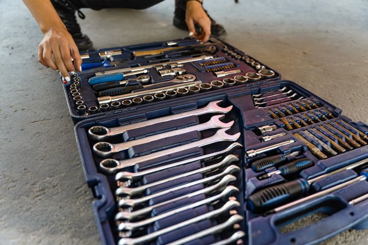 Best Dead Stock Buyers in Spain for Hardware — 2026