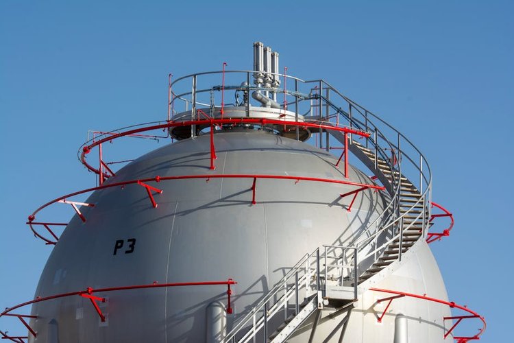 Best Dead Stock Buyers in Hungary for Oil & Gas — 2026