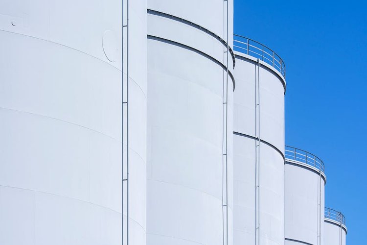 Clear Your Oil & Gas Warehouse in Gardabaer, Iceland — We Buy Everything