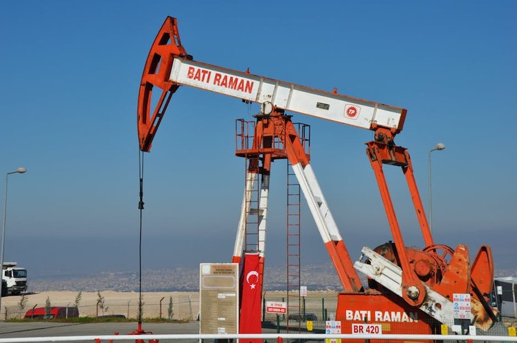 Leon, Mexico Warehouse Full of Unsold Oil & Gas? We Clear It Fast