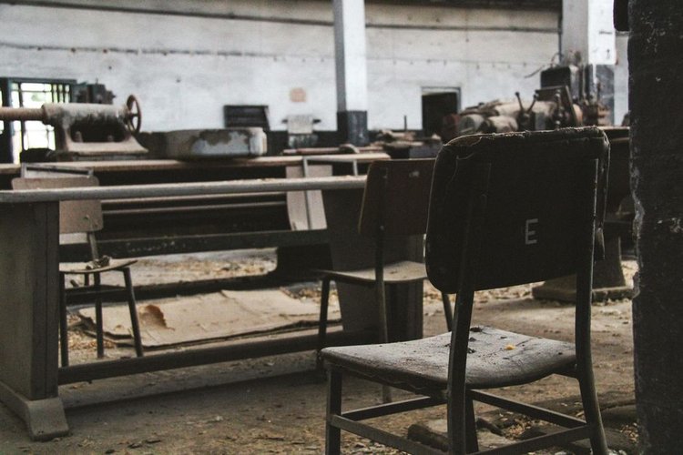 Your Furniture Inventory Is Losing Value in Yanbu, Saudi Arabia — Sell It Today