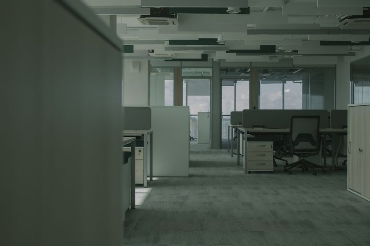 Overstock Furniture Buyers Oman — Clear Your Muttrah, Oman Warehouse Today