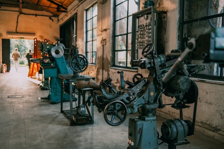 Best Non-Moving Stock Buyers for Furniture in Trbovlje, Slovenia — 2026