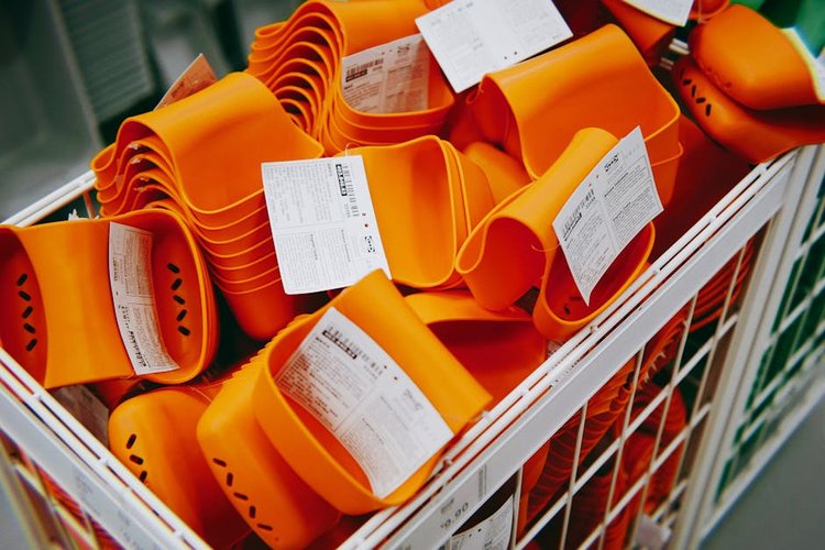 Surplus Food & FMCG Buyers Across Switzerland — Based Near Zurich, Switzerland