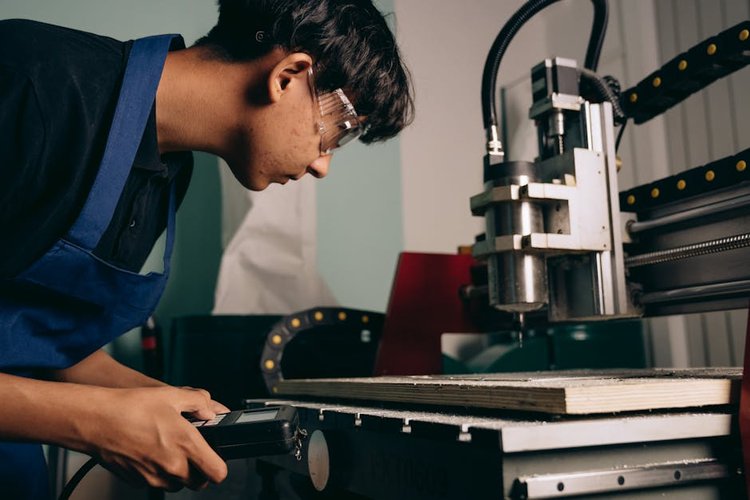 Obsolete Machinery Inventory in Salmiya, Kuwait — Turn It Into Cash Now