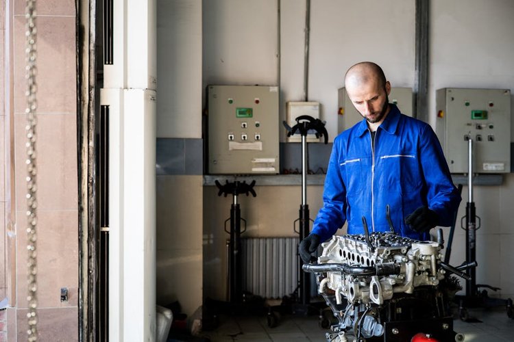 Surplus Automotive Buyers in Valencia, Spain — Immediate Payment Any Quantity