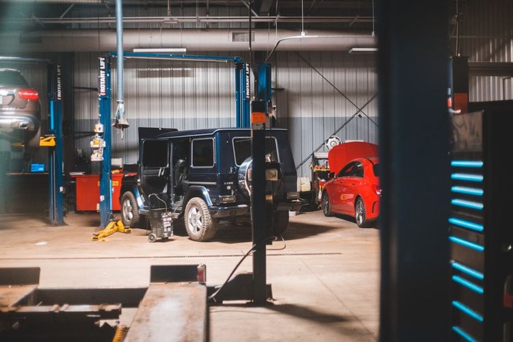 Non-Moving and Obsolete Automotive Inventory in Eindhoven, Netherlands — Sell It Fast