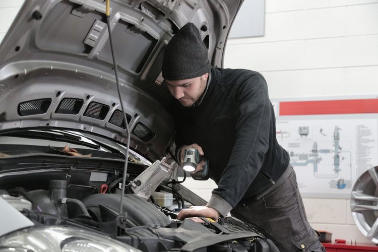 Kyrenia, Cyprus Surplus Automotive Stock Buyers — Fair Price, Fast Collection