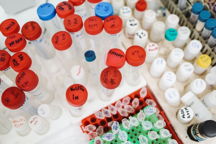 Non-Moving Chemicals Stock Buyers in Hungary — Serving Pecs, Hungary and Beyond
