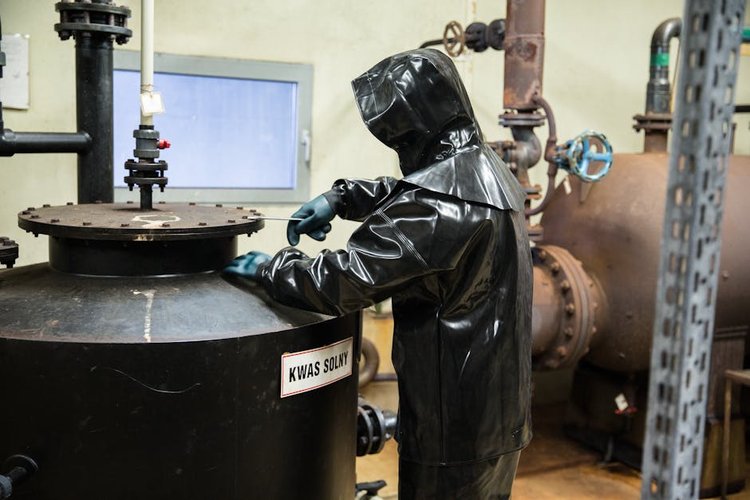 Sell Non-Moving Chemicals Inventory Near Velenje, Slovenia — Instant Cash Payment