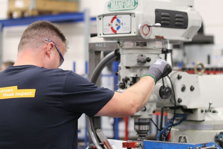 Melbourne, Australia Surplus Hardware Stock Buyers — Fair Price, Fast Collection