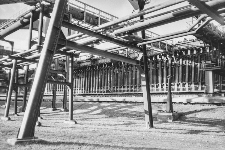 Nearest Oil & Gas Dead Stock Buyer in Brisbane, Australia — Clear Your Stocks