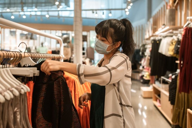 How to Sell Surplus Garments Stock in Calgary, Canada and Get Paid the Same Day