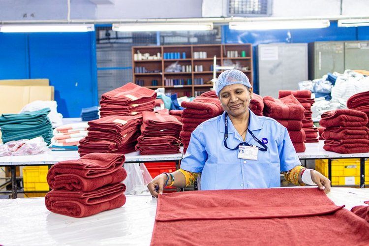 Immediate Cash Offer for Garments Dead Stock in Hamilton, Canada