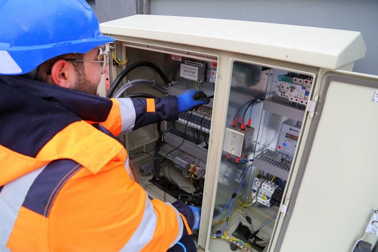 So verkaufen Sie überschüssige Elektrobestände in Linz, Österreich und erhalten noch am selben Tag bezahlt