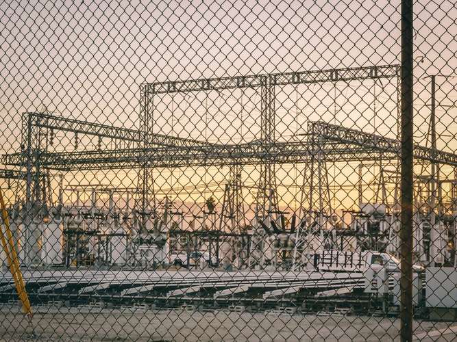 Unbewegliche Aktienkäufer Österreich — Elektrik | Wels, Österreich Bezahlung am selben Tag