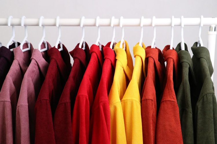 Warum Unternehmen aus Sankt Pölten, Österreich, sich für die Lagerräumung von Kleidungsstücken entscheiden