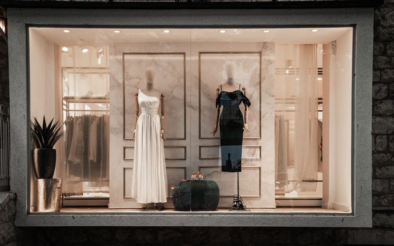 Verkoop uw overtollige kledingmaterialen in Amsterdam, Nederland — Snelle, eerlijke betaling