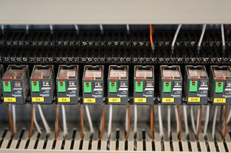 Top Surplus Electrical Buyers in USA — Bronx, USA Collection Available