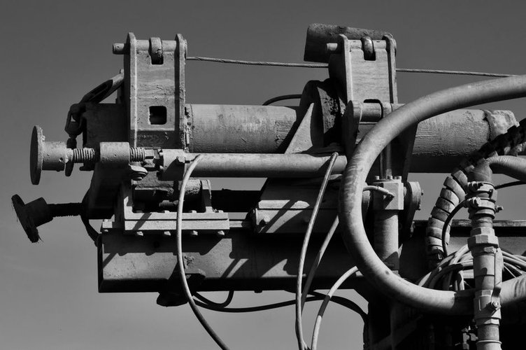 Sell Non-Moving Oil & Gas Inventory Near Manhattan, USA — Instant Cash Payment