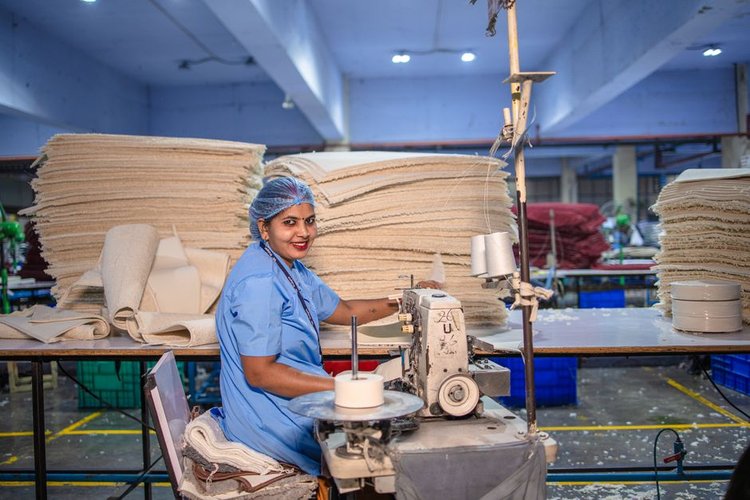 Dead Stock Buyers Near Newcastle, Australia — Garments Clearance with Same Day Pay
