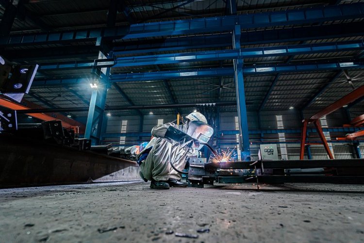 Looking for Dead Machinery Stock Buyers Near Melbourne, Australia? Contact Us Today