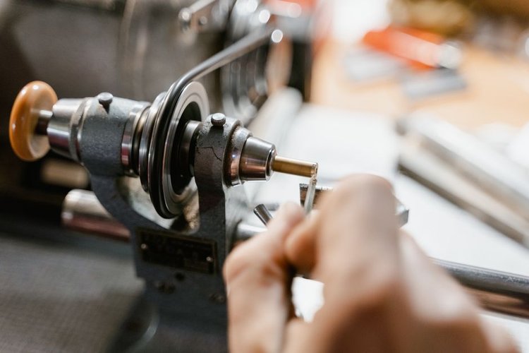 Sell Non-Moving Machinery Inventory Near Adelaide, Australia — Instant Cash Payment