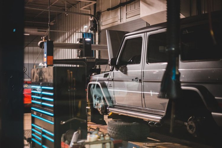 Slow-Moving Automotive Stock in Gold Coast, Australia? We Are Your Best Buyer