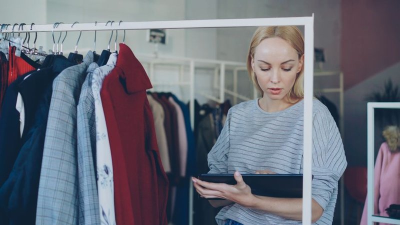 Sell Your Cosmetics Dead Stock Anywhere in Poland — Fast Payment