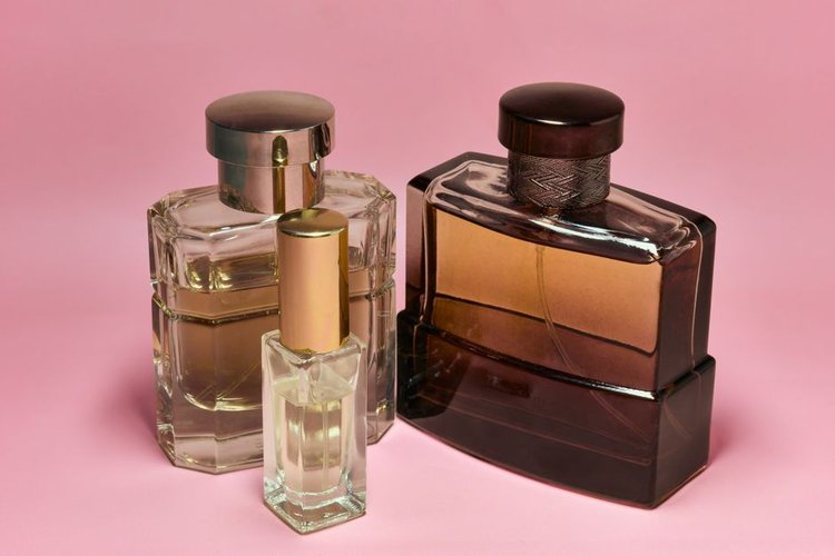 Best Non-Moving Stock Buyers for Cosmetics in Zurich, Switzerland — 2026