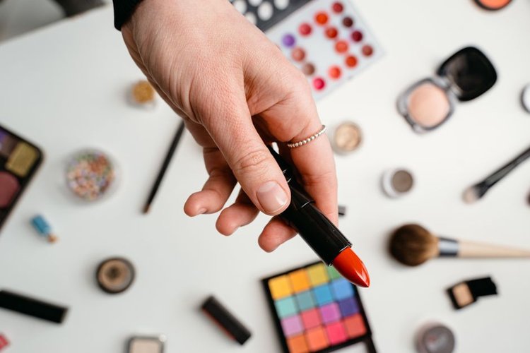 Stop Losing Money on Dead Cosmetics Stock in Tallinn, Estonia — Act Now
