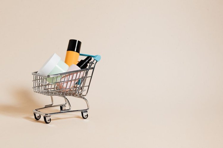 Cosmetics Dead Stock Buyers Near Makati, Philippines — Free Collection Anywhere