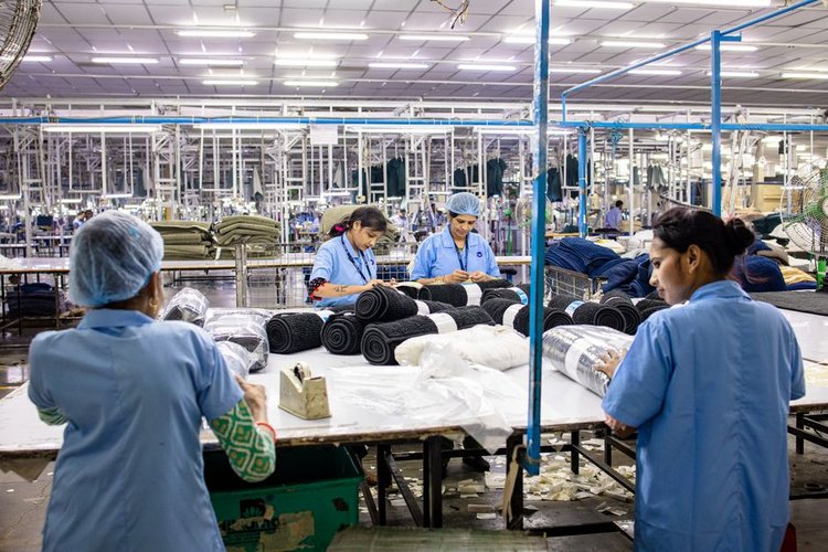 Get Immediate Cash for Your Surplus Garments Stock in Salalah, Oman Today