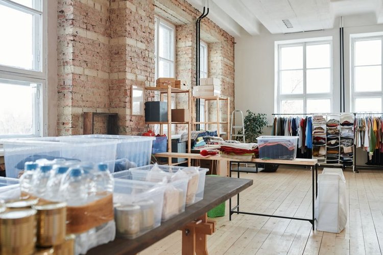 Barcelona, Spain Surplus Garments Stock Buyers — Fair Price, Fast Collection