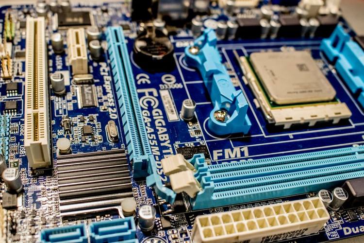 Sell Non-Moving Electronics Inventory in Coventry, UK — Same Day Payment