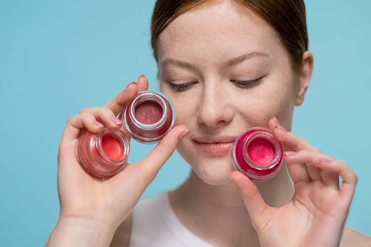 How to Sell Surplus Cosmetics Stock in Kowloon, Hong Kong and Get Paid the Same Day