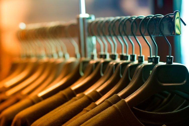 Looking for Dead Garments Stock Buyers Near Karachi, Pakistan? Contact Us Today