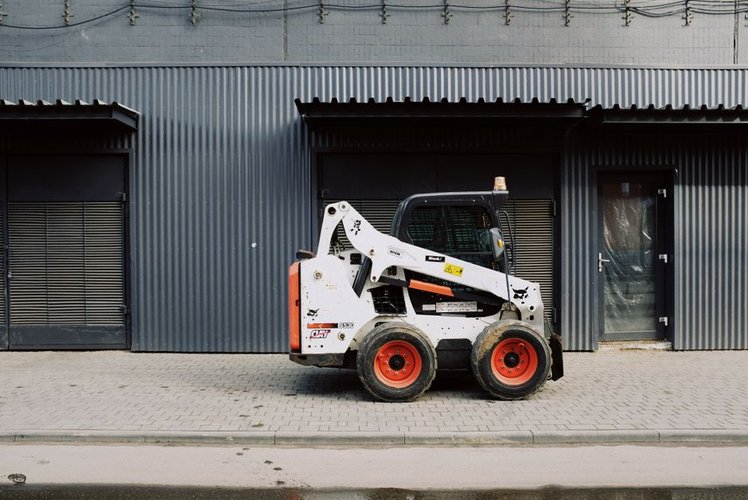 Sell Your Machinery Dead Stock Anywhere in France — Fast Payment