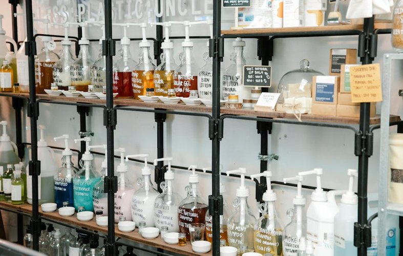 Fastest Cosmetics Stock Clearance in Zaragoza, Spain — Any Condition, Any Quantity