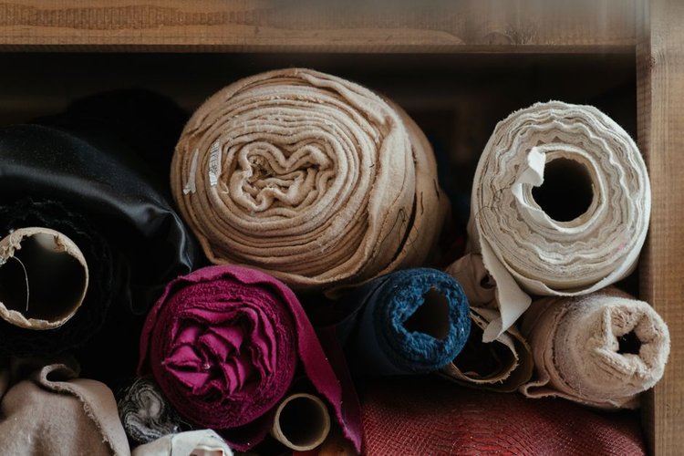 Sell Non-Moving Garments Inventory in Innsbruck, Austria — Same Day Payment