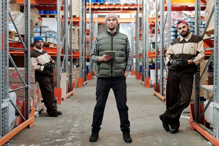 Non-Moving Garments Stock Buyers in France — Serving Toulouse, France and Beyond